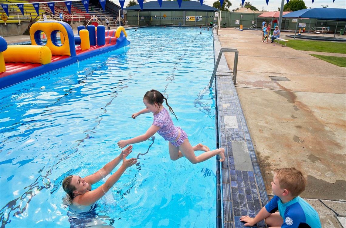 Free Pool Entry Floats At Council Meeting Cessnock City Council